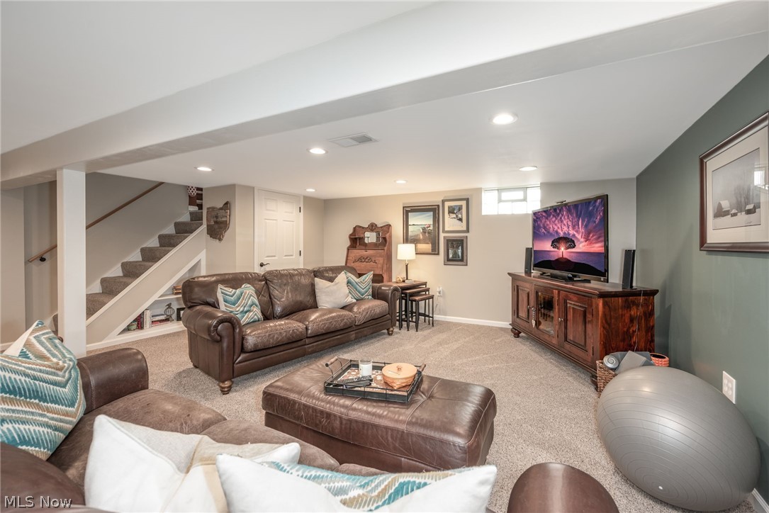 154 Birdwood Road Akron OH 44313