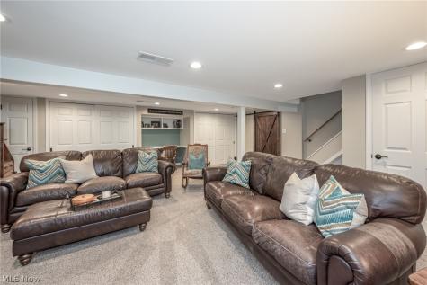 154 Birdwood Road Akron OH 44313