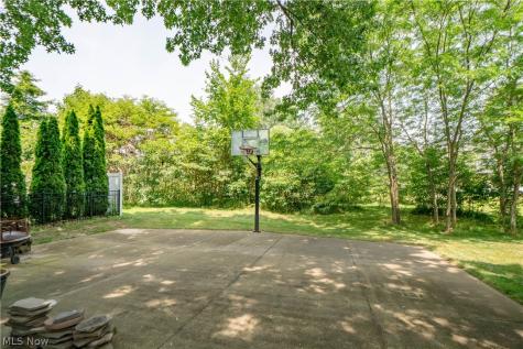 6215 Bayside Street NW Canton OH 44718