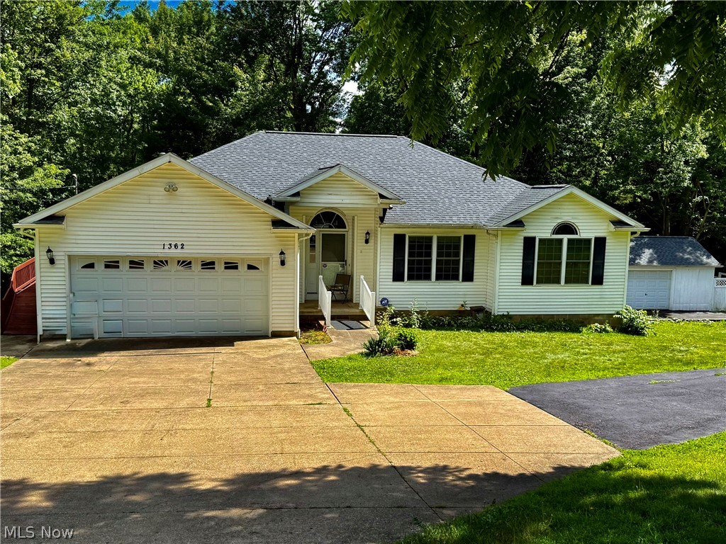1362 Turkeyfoot Lake Road Barberton OH 44203