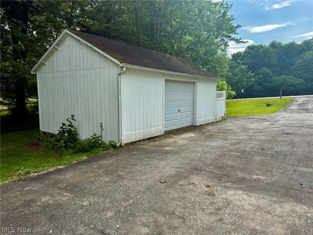 1362 Turkeyfoot Lake Road Barberton OH 44203