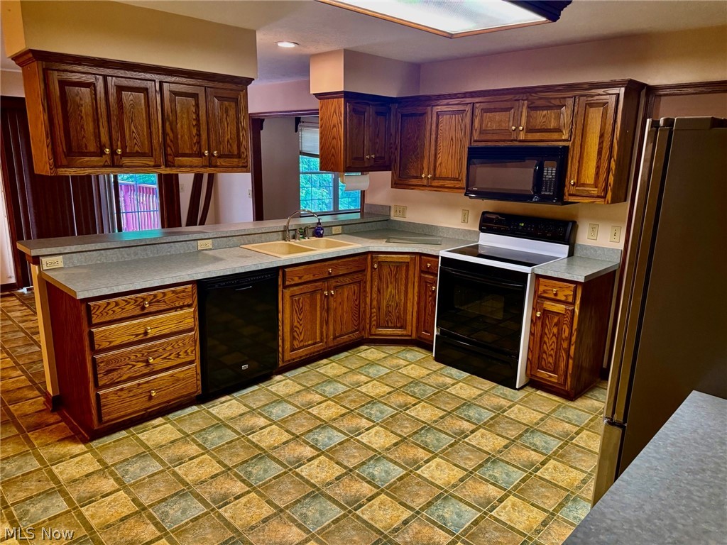 1362 Turkeyfoot Lake Road Barberton OH 44203
