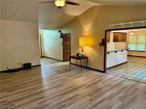 1362 Turkeyfoot Lake Road Barberton OH 44203