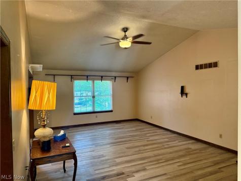 1362 Turkeyfoot Lake Road Barberton OH 44203