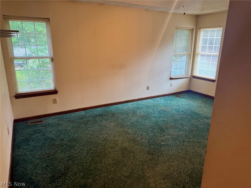 1362 Turkeyfoot Lake Road Barberton OH 44203