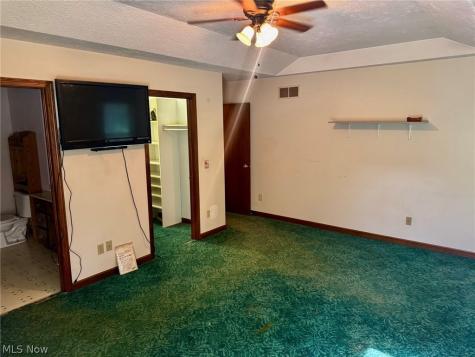 1362 Turkeyfoot Lake Road Barberton OH 44203