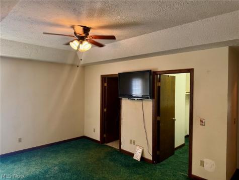 1362 Turkeyfoot Lake Road Barberton OH 44203