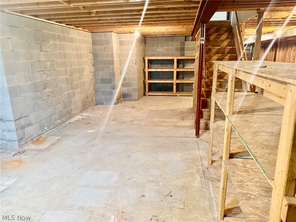 1362 Turkeyfoot Lake Road Barberton OH 44203