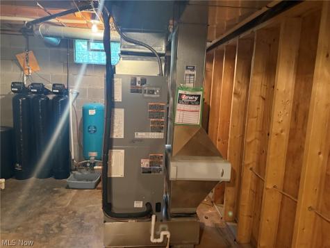 1362 Turkeyfoot Lake Road Barberton OH 44203