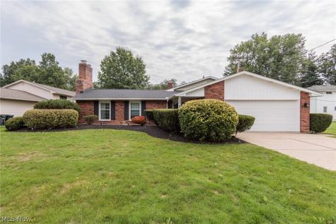 1767 Larkspur Drive Lyndhurst OH 44124