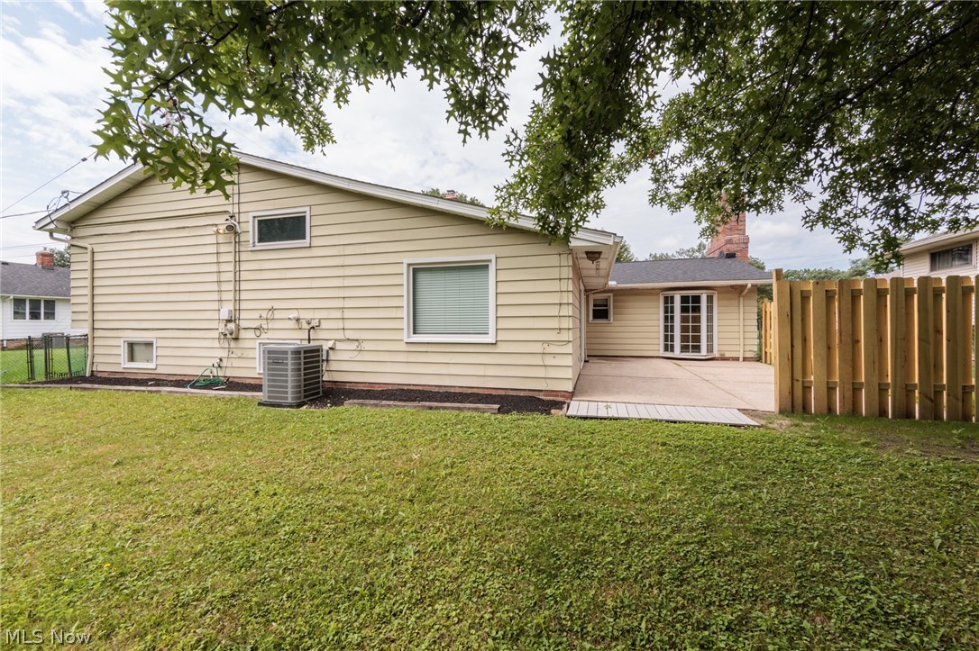 1767 Larkspur Drive Lyndhurst OH 44124
