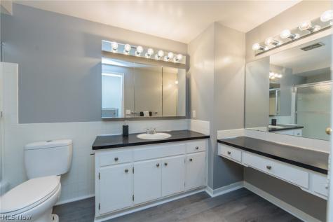 1767 Larkspur Drive Lyndhurst OH 44124