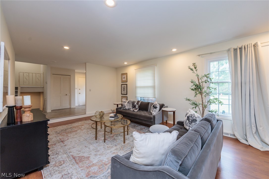1767 Larkspur Drive Lyndhurst OH 44124