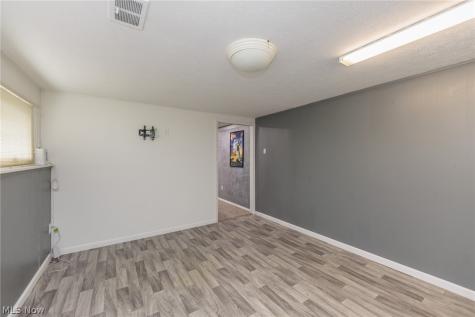 1767 Larkspur Drive Lyndhurst OH 44124