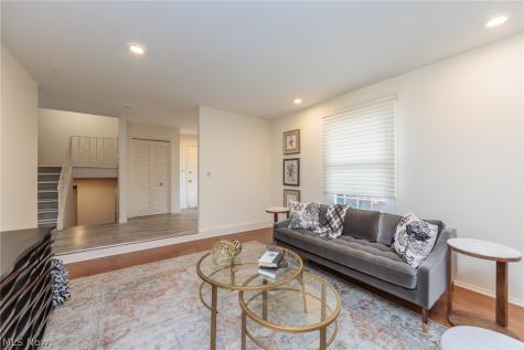 1767 Larkspur Drive Lyndhurst OH 44124