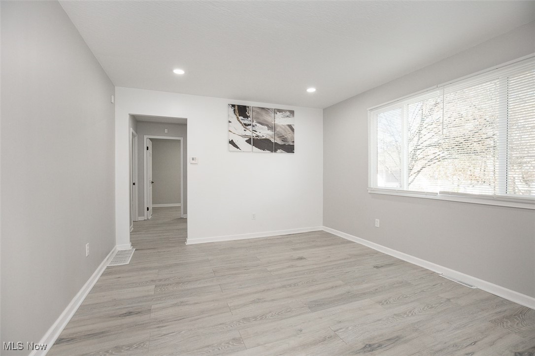 1076 Hardesty Boulevard Akron OH 44320