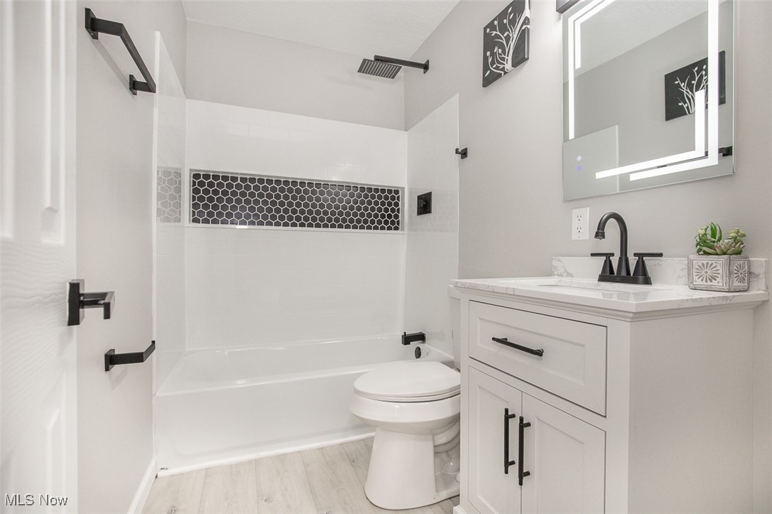 1076 Hardesty Boulevard Akron OH 44320