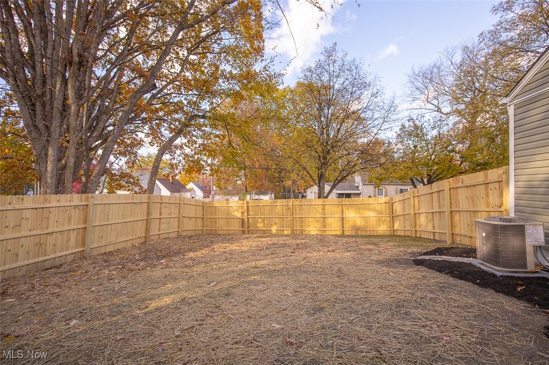 1076 Hardesty Boulevard Akron OH 44320