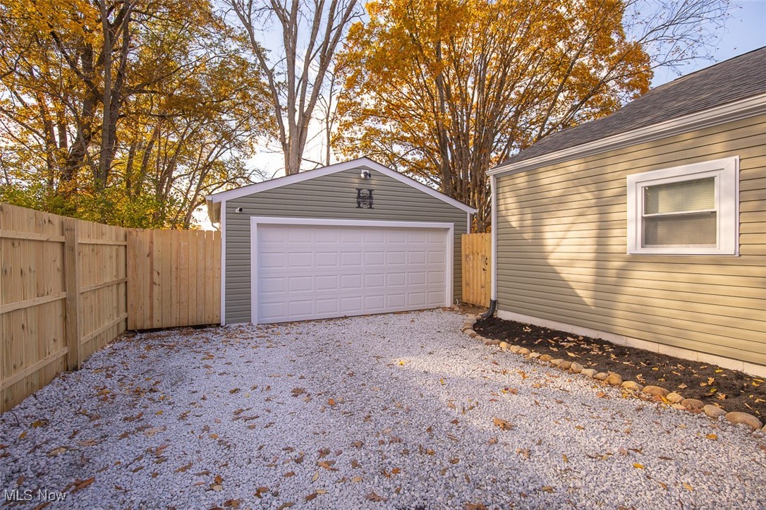 1076 Hardesty Boulevard Akron OH 44320