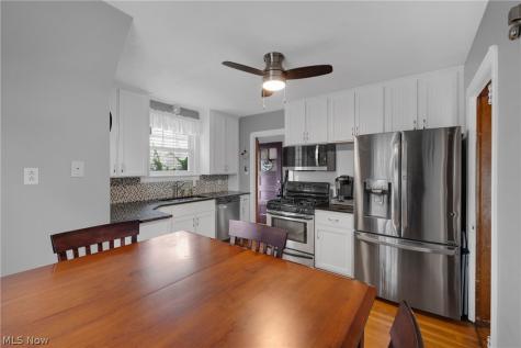 33 Warner Street Seville OH 44273