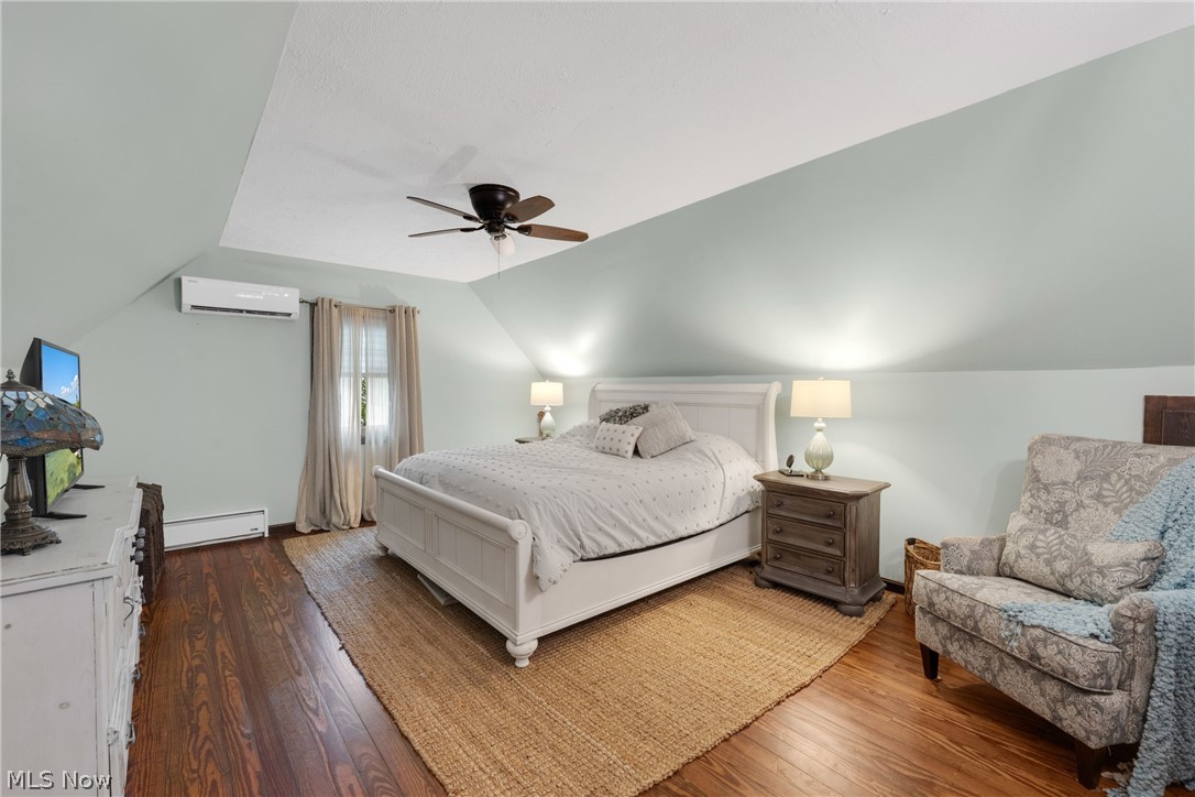 33 Warner Street Seville OH 44273