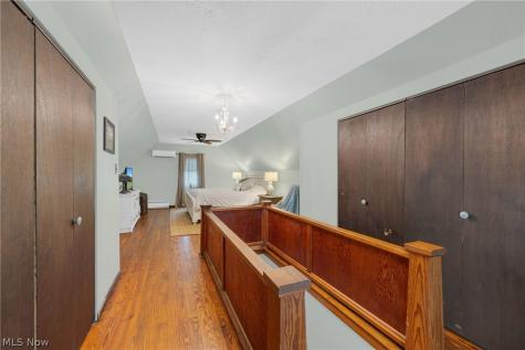 33 Warner Street Seville OH 44273