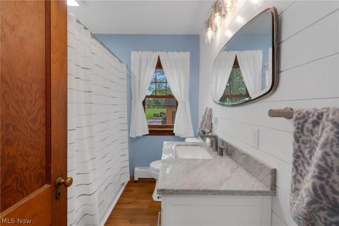 33 Warner Street Seville OH 44273