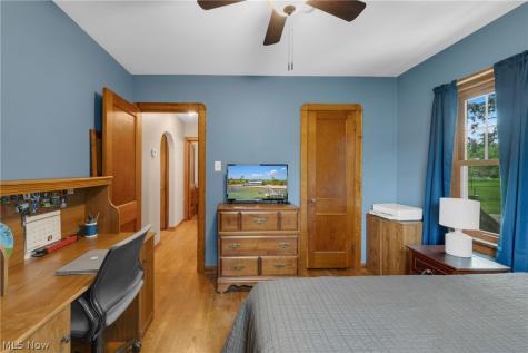 33 Warner Street Seville OH 44273