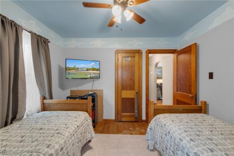 33 Warner Street Seville OH 44273