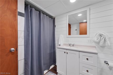 33 Warner Street Seville OH 44273