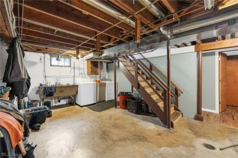 33 Warner Street Seville OH 44273