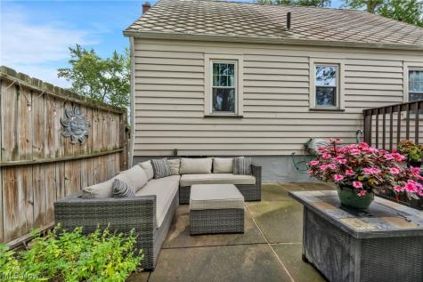 33 Warner Street Seville OH 44273