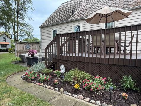 33 Warner Street Seville OH 44273