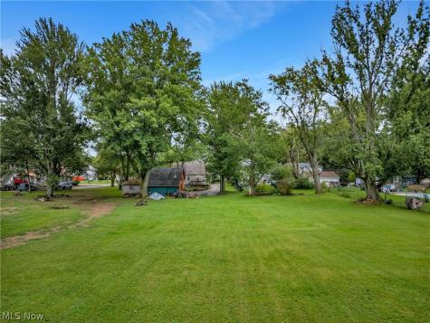 33 Warner Street Seville OH 44273
