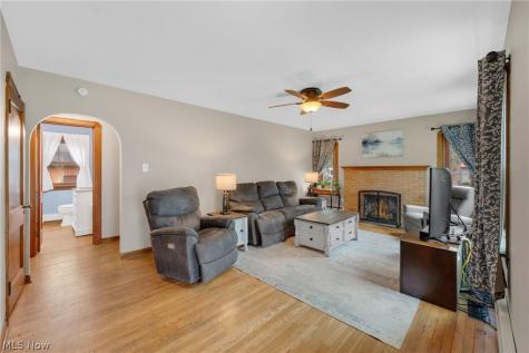 33 Warner Street Seville OH 44273