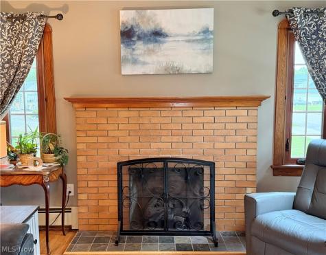 33 Warner Street Seville OH 44273