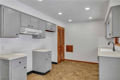 14808 James Avenue Maple Heights OH 44137