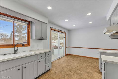 14808 James Avenue Maple Heights OH 44137