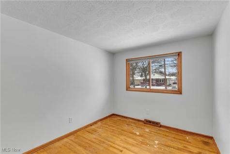 14808 James Avenue Maple Heights OH 44137