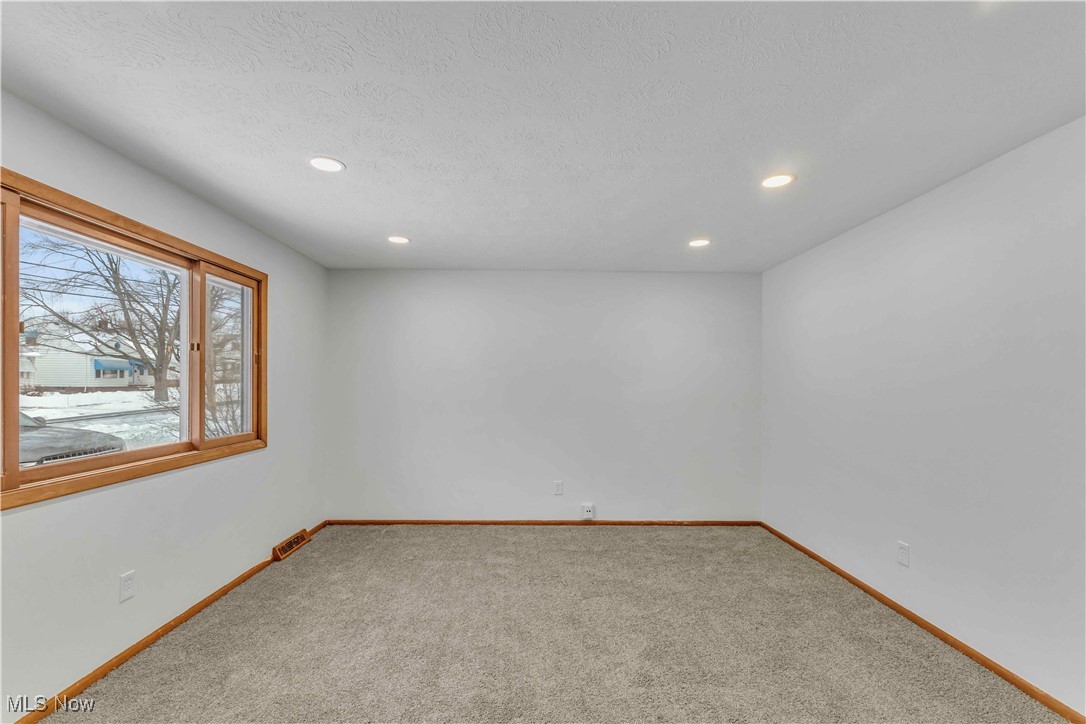 14808 James Avenue Maple Heights OH 44137