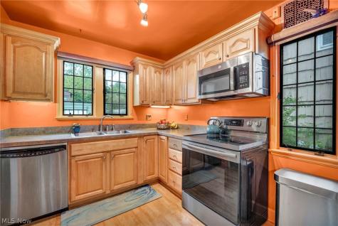 18126 Lomond Boulevard Shaker Heights OH 44122