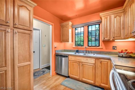 18126 Lomond Boulevard Shaker Heights OH 44122