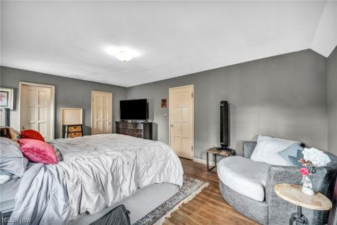 18126 Lomond Boulevard Shaker Heights OH 44122