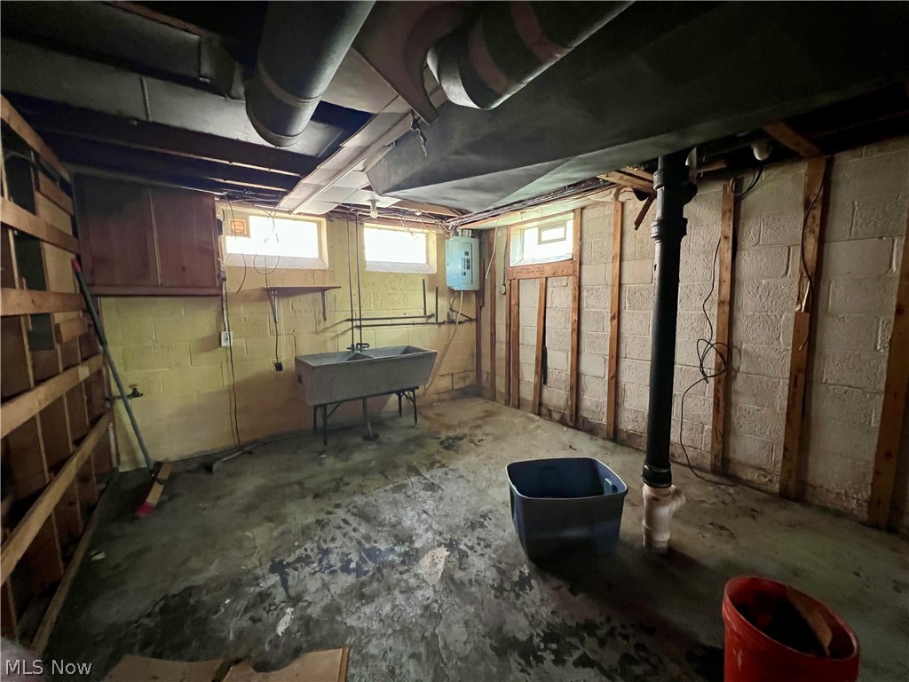 21670 Ivan Avenue Euclid OH 44123