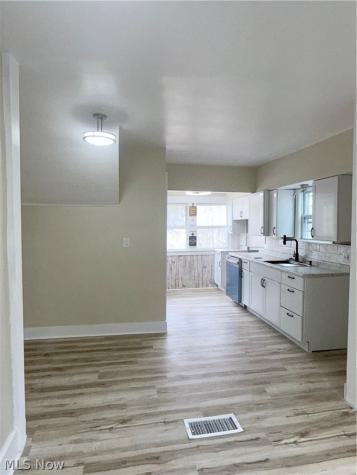 569 Barwell Street Akron OH 44303