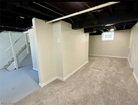 569 Barwell Street Akron OH 44303