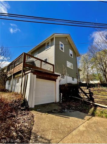 569 Barwell Street Akron OH 44303