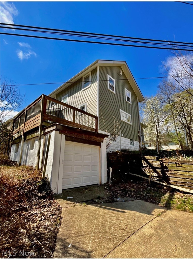 569 Barwell Street Akron OH 44303
