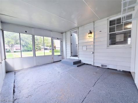 483 Campers Drive Eastlake OH 44095