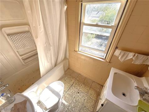 17604 Walden Avenue Cleveland OH 44128